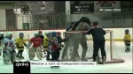 Mikuláš a čert na hokejovém tréninku